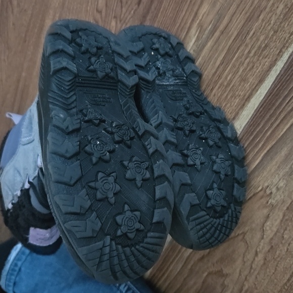 Girls North Face Boots Size 1 - Picture 4 of 6